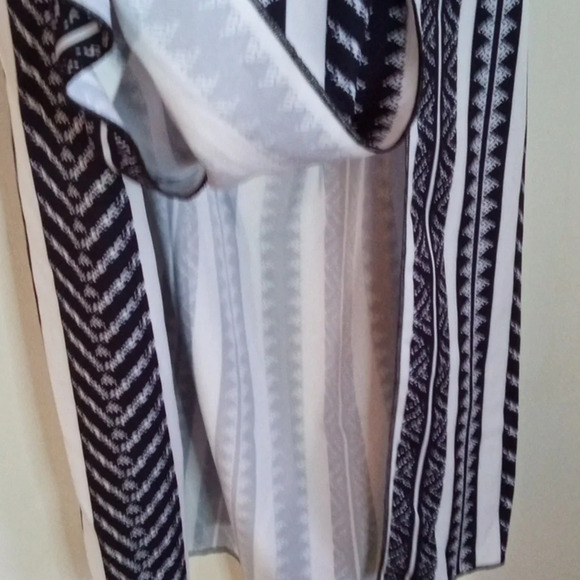 Shein Tribal print halter dress women's medium. - Picture 7 of 10